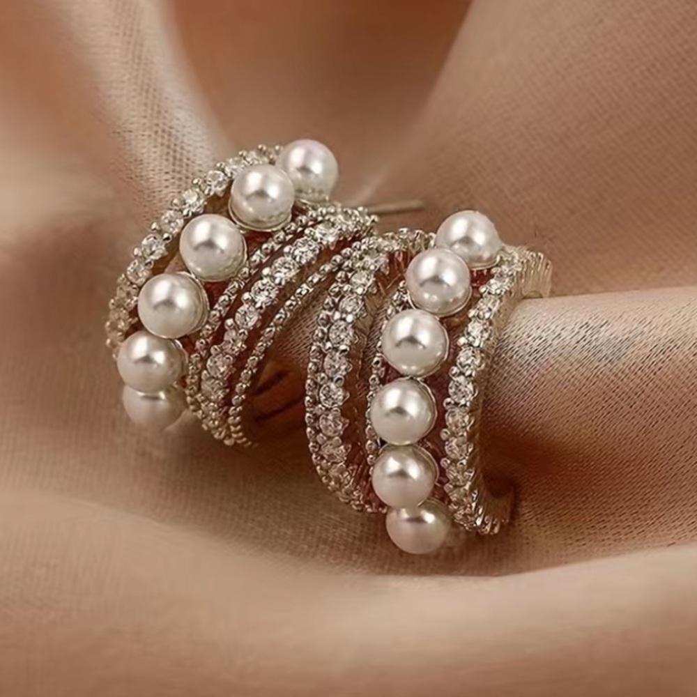 Diamond & Pearl Silver Toned Stud Earrings - Picture 4 of 4